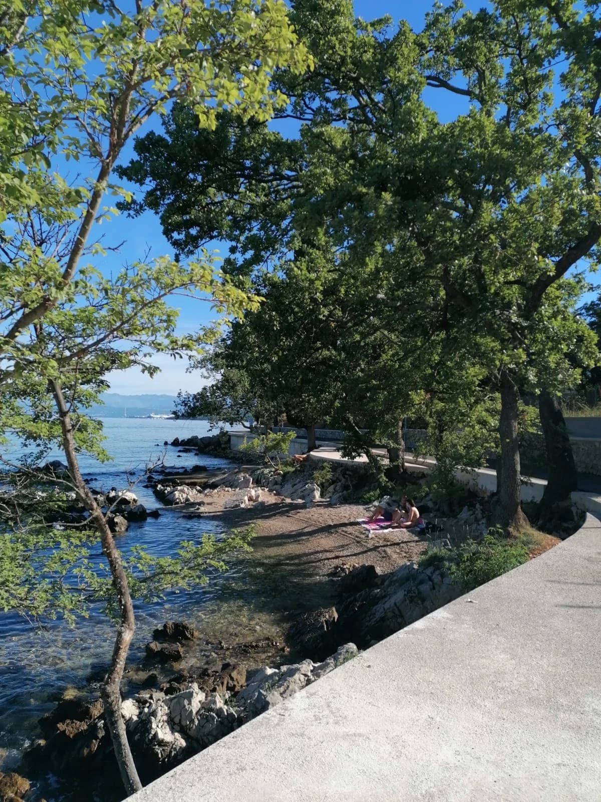 This little beach is also popular